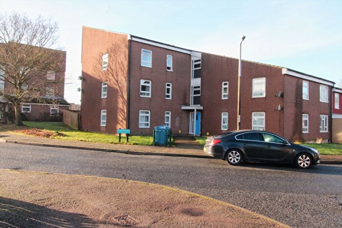 2 Bedroom Flat For Sale In Mallows Green, Harlow, CM19