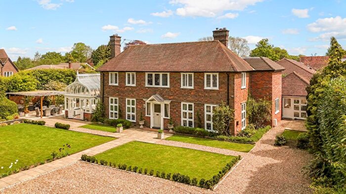 5 Bedroom Detached House For Sale In Oakway, Amersham, HP6