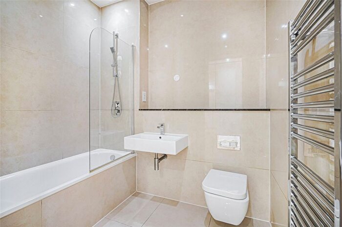 2 Bedroom Flat To Rent In Cabanel Place, Lollard Street, London, SE11