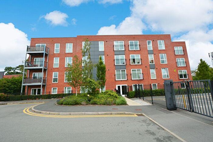 2 Bedroom Flat To Rent In Sheen Gardens, Heald Point, Manchester, M22