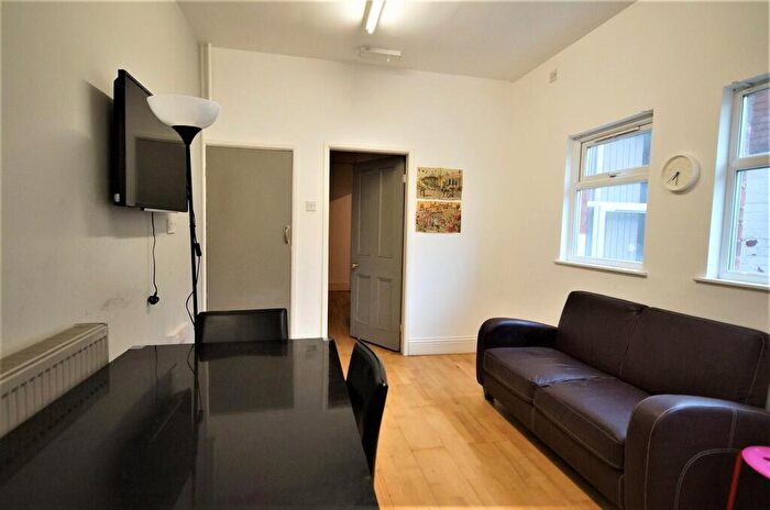 6 Bedroom Terraced House To Rent In Albany Road, Coventry, CV5