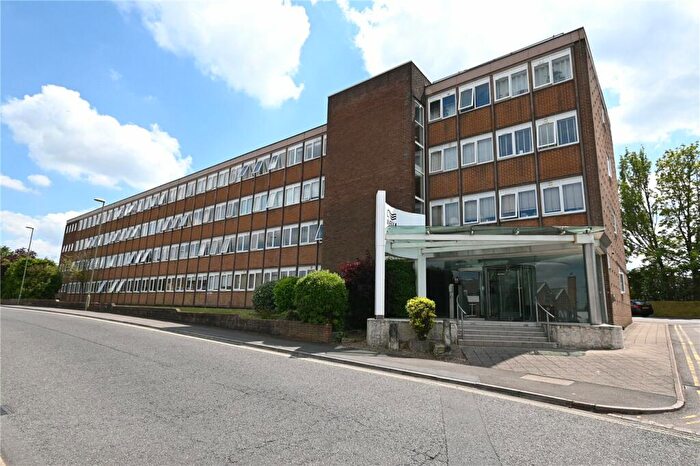 1 Bedroom Apartment To Rent In Wella Road, Basingstoke, Hampshire, RG22