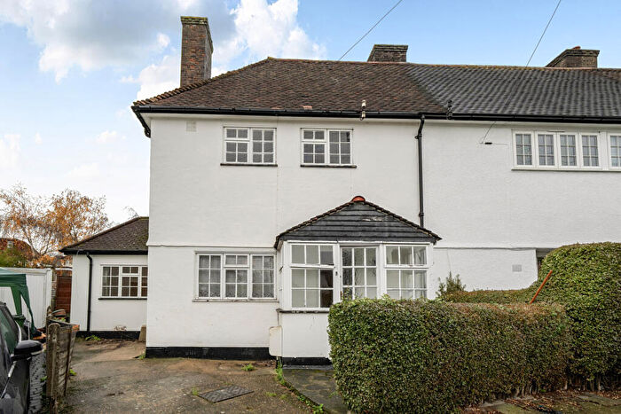 3 Bedroom End Of Terrace House For Sale In Granby Road, London, SE9