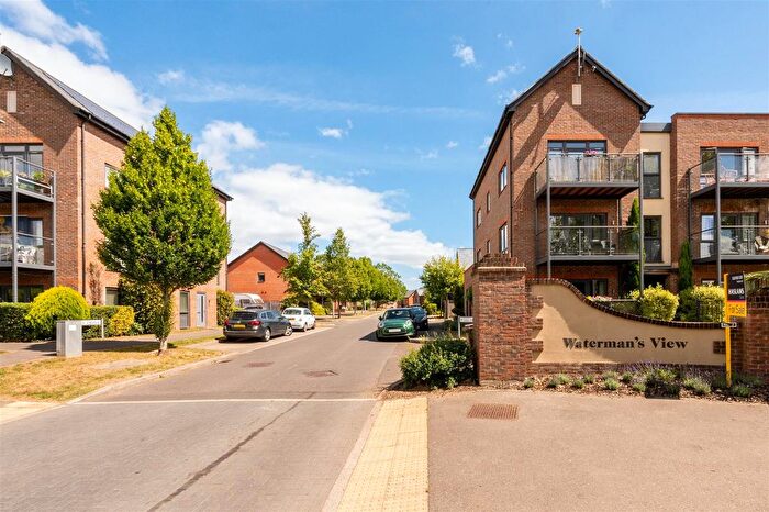 2 Bedroom Flat For Sale In Hewett House, Princess Marina Drive, Arborfield Green, Reading, RG2
