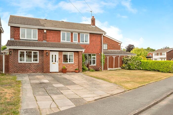 4 Bedroom Detached House For Sale In Checkstone Avenue, Bessacarr, Doncaster, DN4