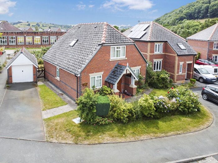 3 Bedroom Bungalow For Sale In Dol Y Felin, Abermule, Montgomery, Powys, SY15