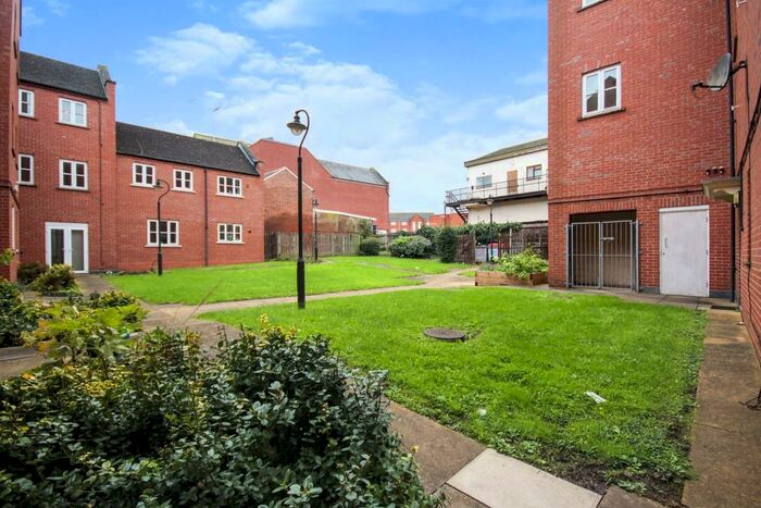 2 Bedroom Flat To Rent In Crown Terrace, Leamington Spa, CV31