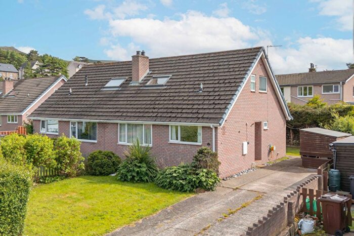 3 Bedroom Semi Detached Bungalow For Sale In Maes Dolfor, Llanfairfechan, LL33