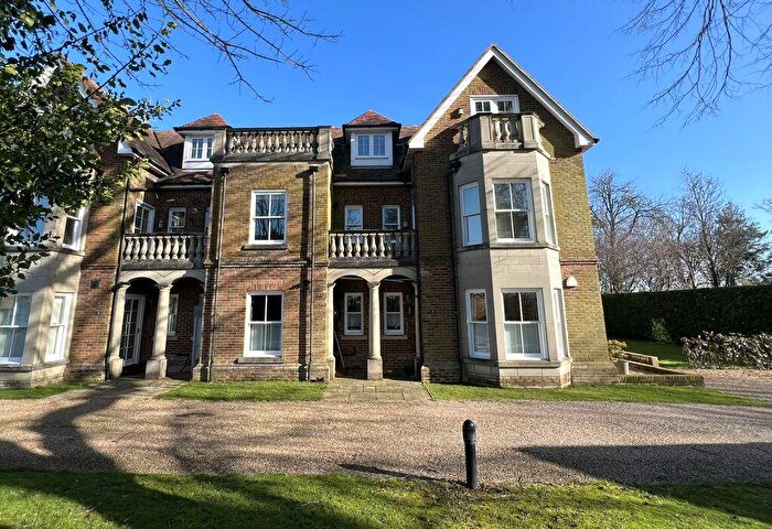 2 Bedroom Apartment For Sale In St. Margaret's At Cliffe, CT15