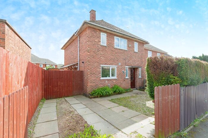 3 Bedroom Semi-Detached House For Sale In Sharpley Road, Loughborough, LE11