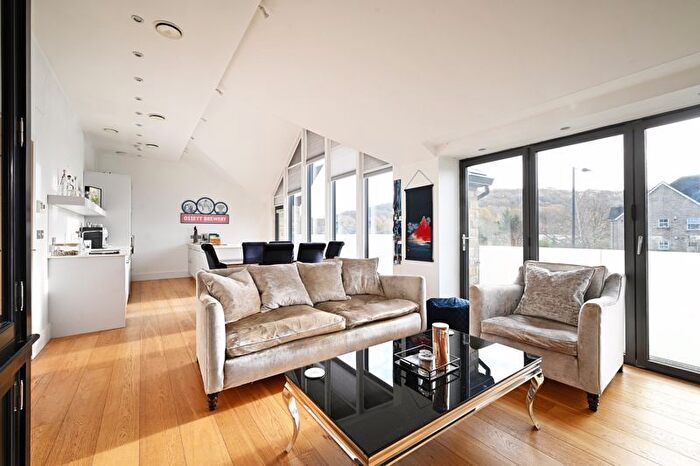 3 Bedroom Flat For Sale In Abbey Lane, Beauchief, Sheffield, S7