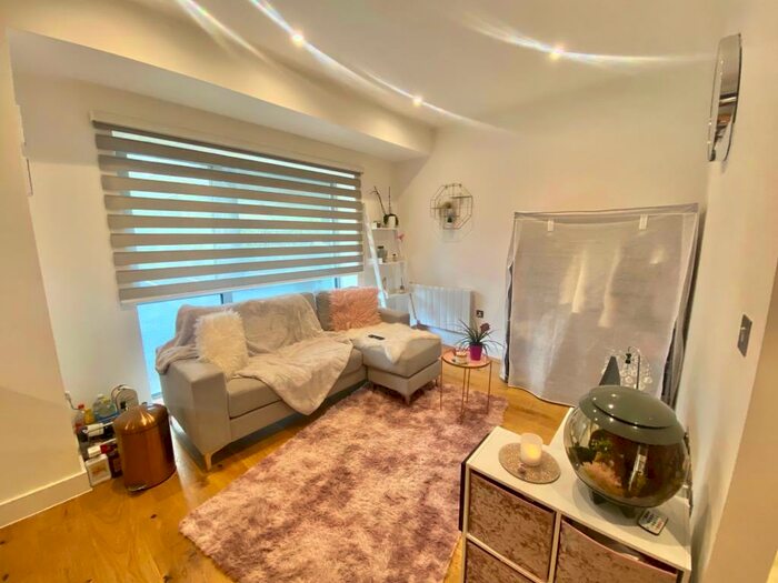 Apartment To Rent In Newtown Road, Henley On Thames, RG9