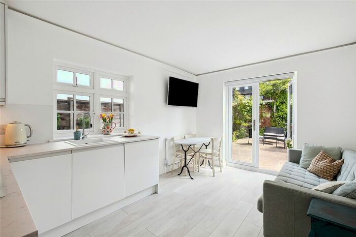 2 Bedroom Flat To Rent In Verbena Gardens, London, W6