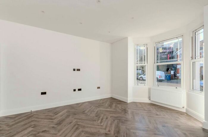 1 Bedroom Flat To Rent In Roxborough Road, Harrow HA1