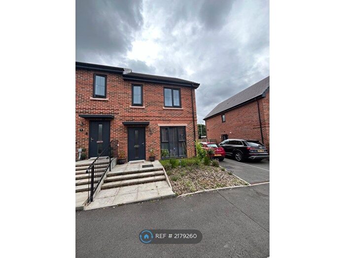 3 Bedroom Semi-Detached House To Rent In Lodgeside Avenue, Salford, M7