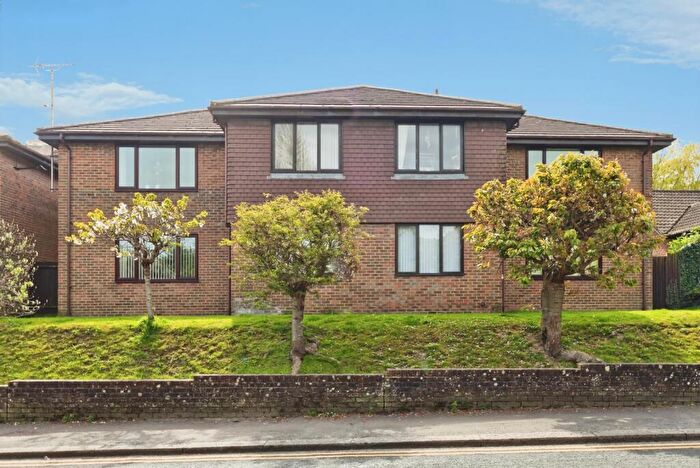 2 Bedroom Flat For Sale In Folkestone Road, Dover, Kent, CT17