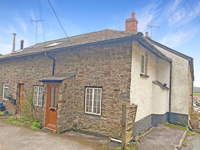 2 Bedroom Flat For Sale In Oakford, Tiverton, Devon, EX16