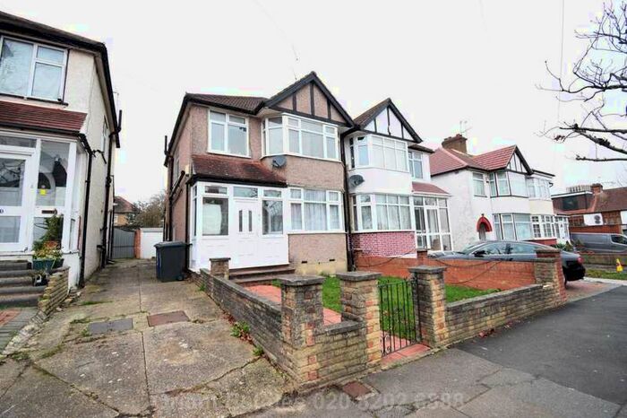 1 Bedroom Flat To Rent In Clovelly Ave, Colindale, NW9