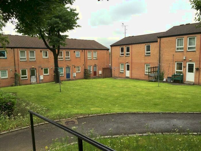 1 Bedroom Flat To Rent In Brunel Gardens, Bradford, West Yorkshire, BD5