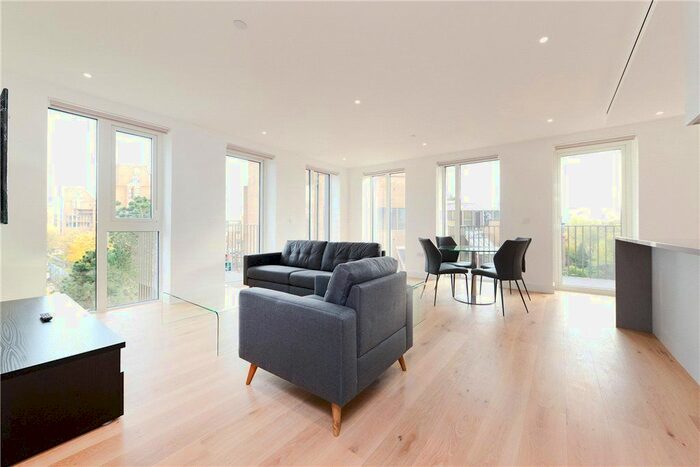 2 Bedroom Property To Rent In Vaughan Way, Wapping, London, E1W