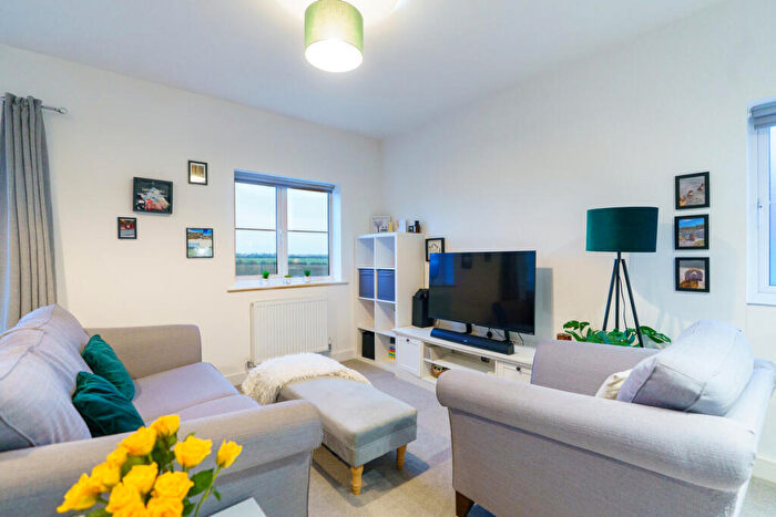 2 Bedroom Flat For Sale In Stringer Close, Raunds, NN9