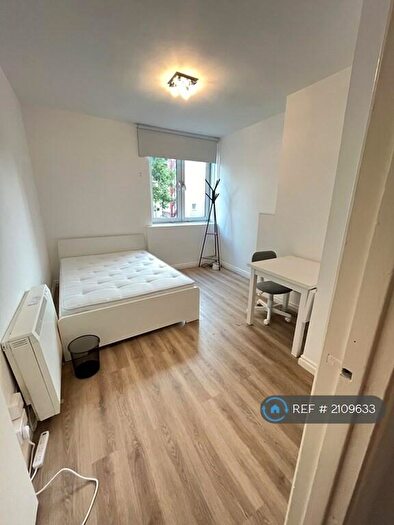 2 Bedroom Flat To Rent In Harrington House, London, NW1