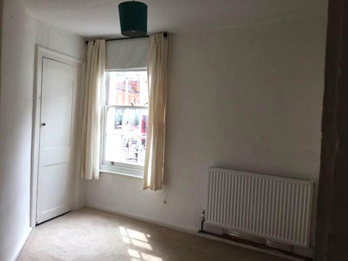 2 Bedroom Flat For Sale In Church Street, Godalming, Surrey, GU7