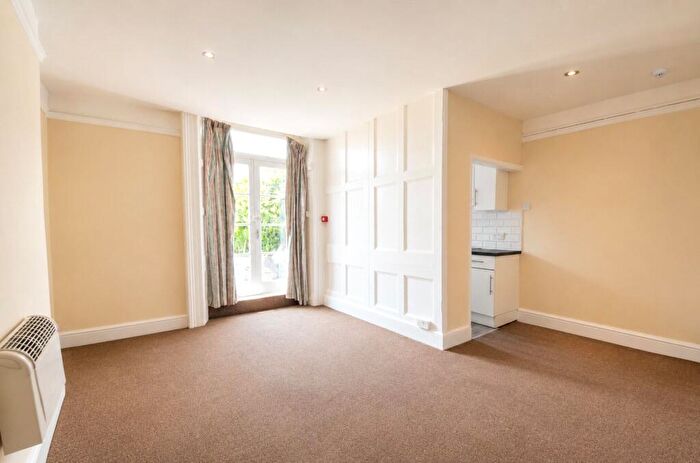 1 Bedroom Apartment To Rent In Southfield Road, Westbury-on-Trym, Bristol, Somerset, BS9