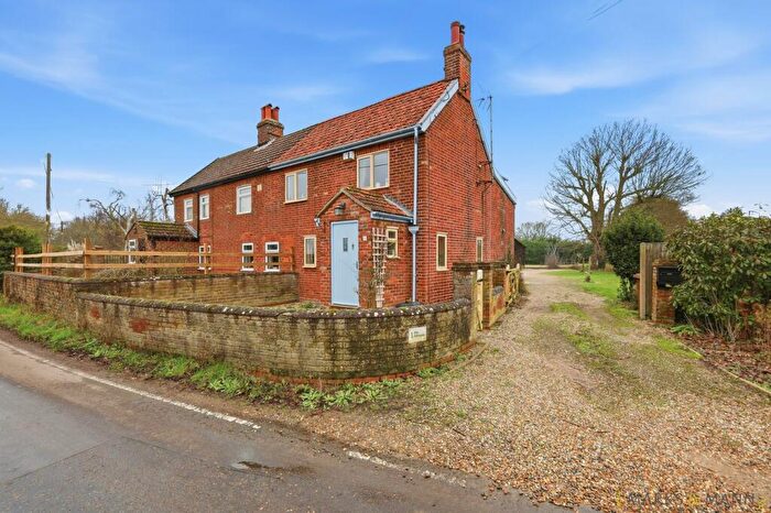 3 Bedroom Semi Detached House For Sale In Tye Lane, Bramford, Ipswich, IP8