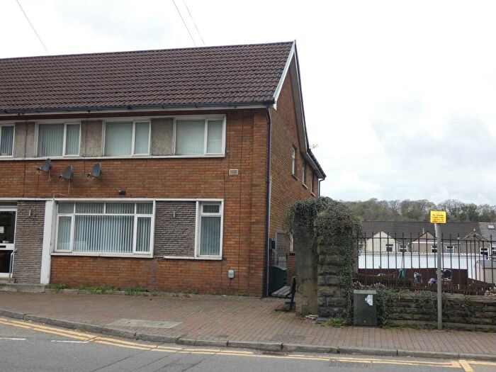 2 Bedroom Flat To Rent In Neath Road, Briton Ferry, Neath, Neath Port Talbot., SA11