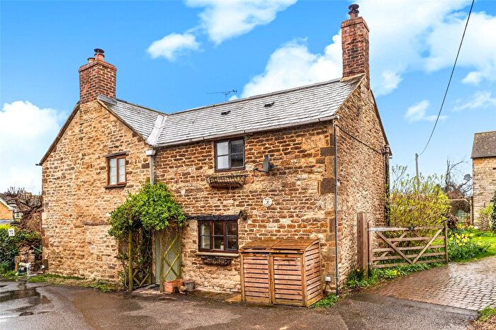 1 Bedroom Semi Detached House For Sale In The Close, Greatworth, Banbury, Oxfordshire, OX17