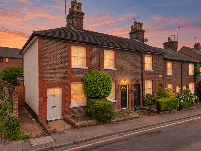 2 Bedroom End Of Terrace House To Rent In Manor Street, Berkhamsted, HP4