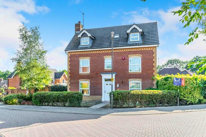 5 Bedroom Detached House To Rent In Turners Close, Southwater, Horsham, RH13