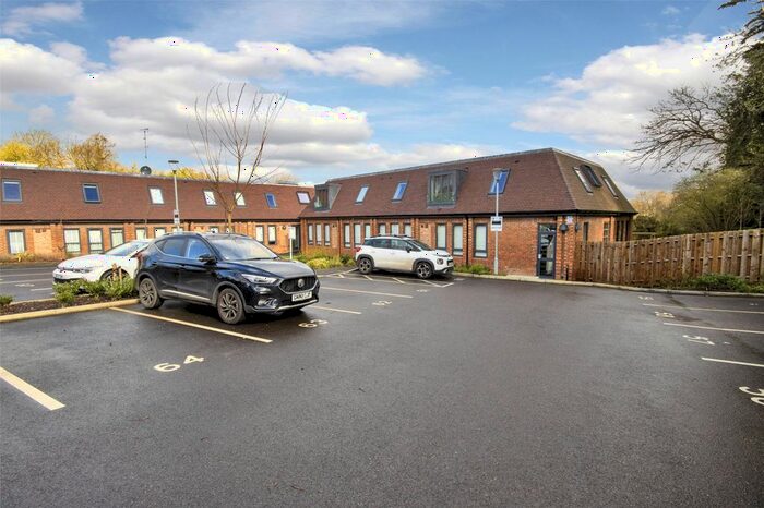 1 Bedroom Flat For Sale In North Ash Road, New Ash Green, Longfield, Kent, DA3