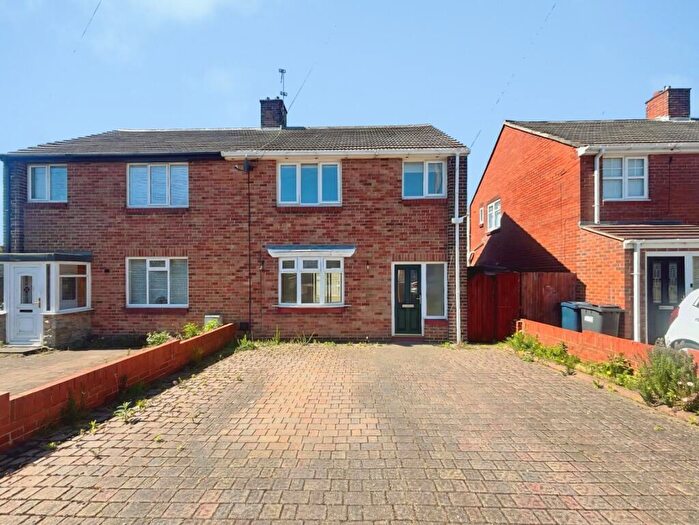 3 Bedroom Semi-Detached House For Sale In Farrow Drive, Sunderland, SR6