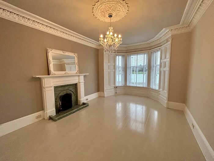 3 Bedroom Flat To Rent In Pitkerro Road, Dundee, DD4