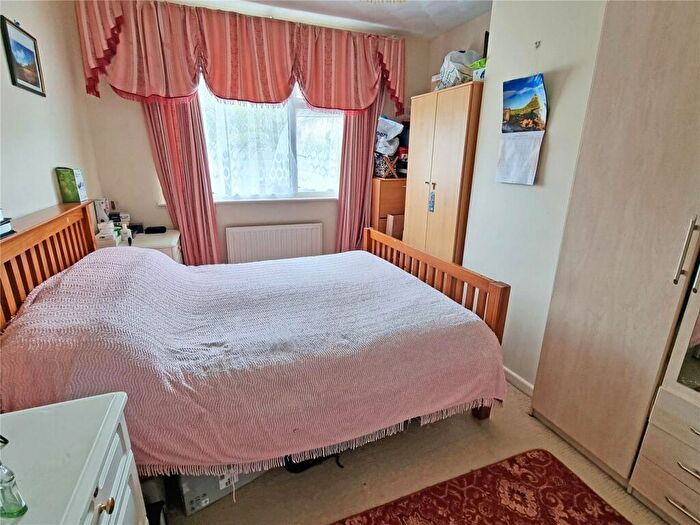 3 Bedroom Terraced House For Sale In Willowdene Close, New Milton, Hampshire, BH25