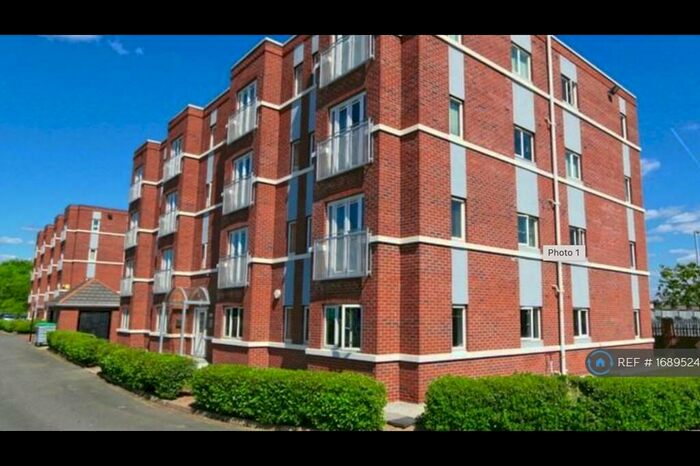1 Bedroom Flat To Rent In The Locks, Irlam, Manchester, M44