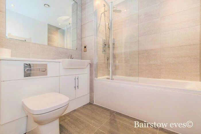 2 Bedroom Flat To Rent In - Cambridge Road, Barking, IG11