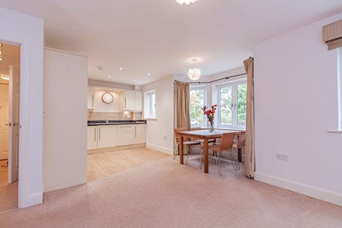2 Bedroom Flat To Rent In Dean Court Road, Oxford, OX2
