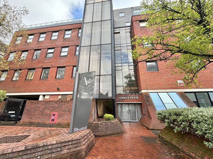 2 Bedroom Flat For Sale In High Street North, Poole, BH15