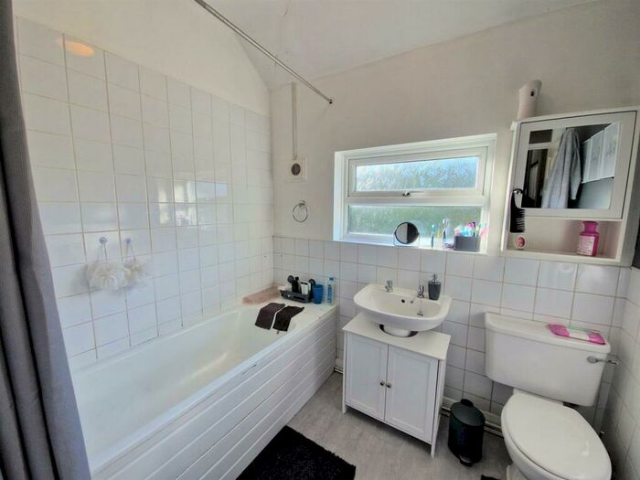 3 Bedroom Terraced House To Rent In The Haven, Yardley Wood, B14