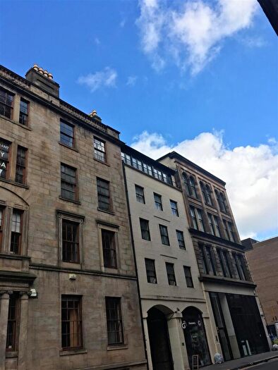 2 Bedroom Flat To Rent In Virginia Court Glasgow, G1