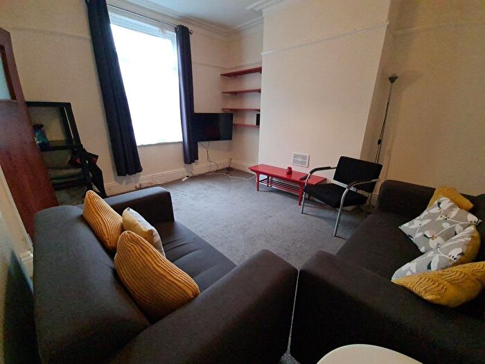 3 Bedroom Semi-Detached House To Rent In Thornville Street, Leeds, LS6