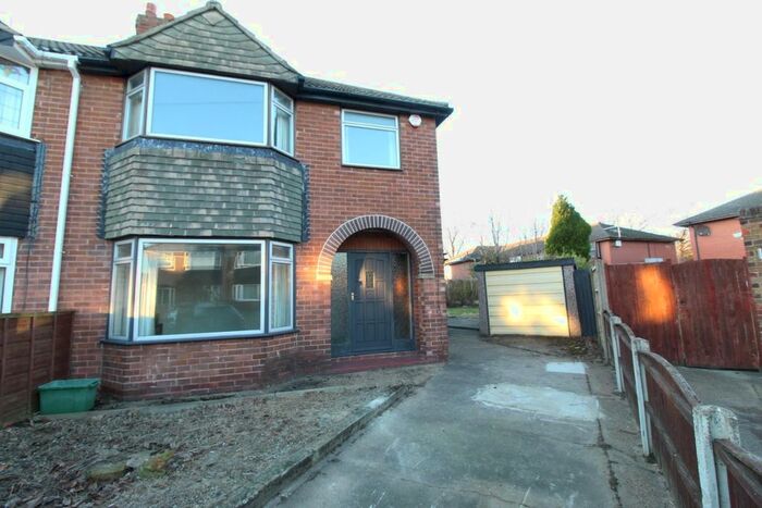 3 Bedroom Semi-Detached House To Rent In Churwell Close, Castleford, WF10