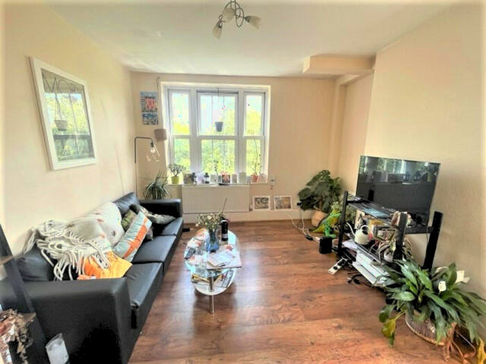 2 Bedroom Maisonette To Rent In Penshurst, Queens Crescent, London, NW5