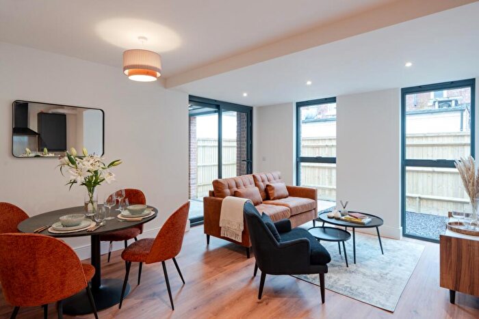 2 Bedroom Flat To Rent In Bisham House, D Glanville Road, Oxford, Oxfordshire, OX4