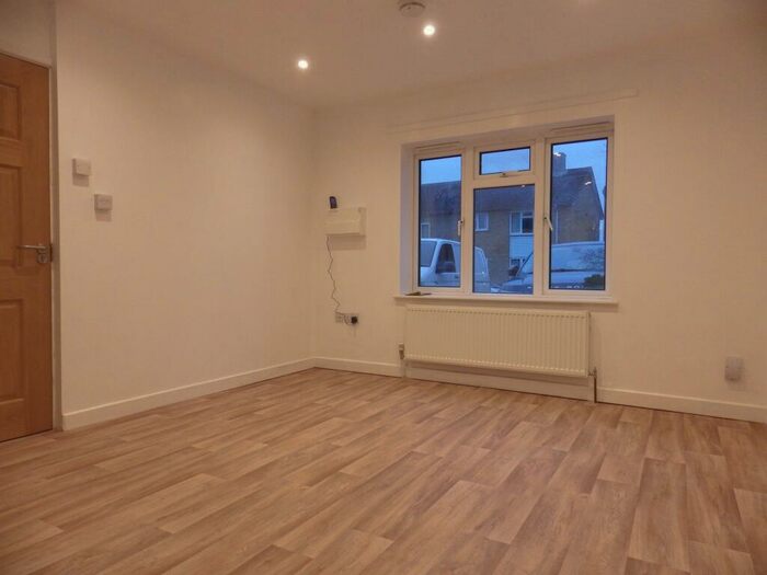 Apartment To Rent In Spareacre Lane, Witney, Oxfordshire, OX29