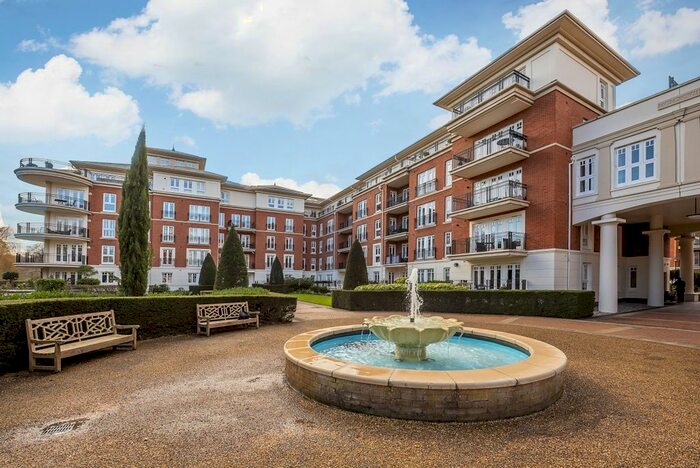 3 Bedroom Flat To Rent In Clevedon Road, Twickenham, TW1