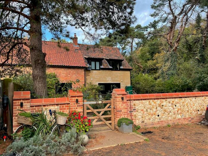 5 Bedroom Semi-Detached House For Sale In Brandon Road, Methwold, Thetford, IP26